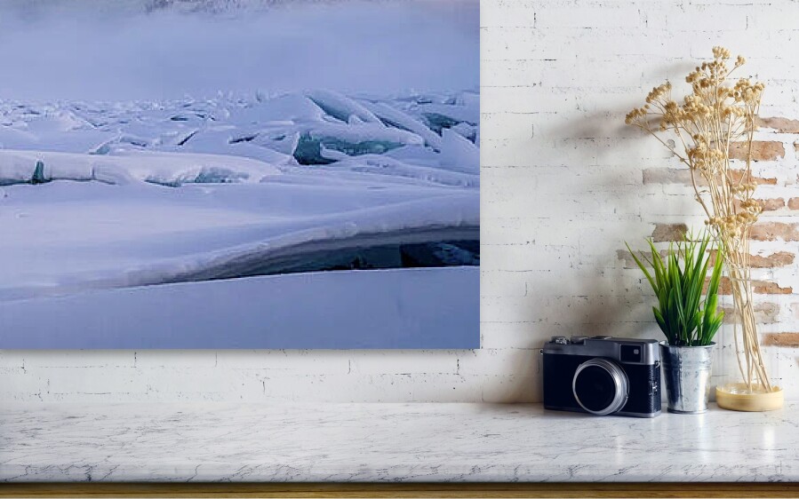 Bild 1 von Kunstfotografie Königliche Berglandschaft Süd Georgien einsamer Pinguin  by Andre Bergmann